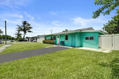 1218 SW 22nd Avenue, Delray Beach, FL 33445 - Photo 2