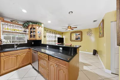 6582 Bayfront Drive, Margate, FL 33063 - Photo 2