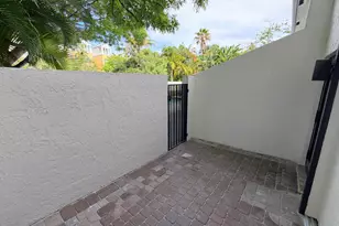 575 NE 7th Ave, Fort Lauderdale, FL 33301 - Photo 12