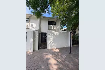 575 NE 7th Avenue #4b, Fort Lauderdale, FL 33301 - Photo 2