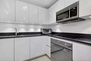 1010 Brickell Ave, Miami, FL 33131 - Photo 12