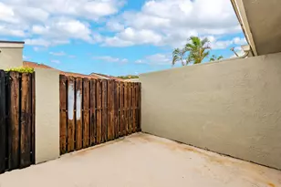 161 Meadows Dr, Boynton Beach, FL 33436 - Photo 24