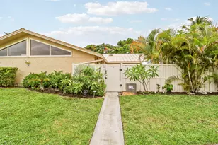 5469 Eagle Lake Dr, Palm Beach Gardens, FL 33418 - Photo 2