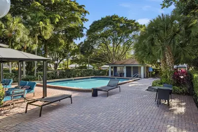 904 W Cypress Lane #V-46, Pompano Beach, FL 33069 - Photo 36