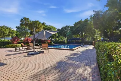 904 W Cypress Lane #V-46, Pompano Beach, FL 33069 - Photo 36