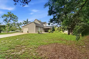 16317 Glasgow Dr E, The Acreage, FL 33470 - Photo 40