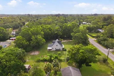 16317 Glasgow Drive E, The Acreage, FL 33470 - Photo 10