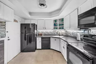 6361 N Falls Cir Dr, Lauderhill, FL 33319 - Photo 6