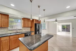 4721 Sarazen Dr, Hollywood, FL 33021 - Photo 18