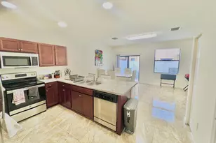 10490 W 33rd Way, Hialeah, FL 33018 - Photo 2