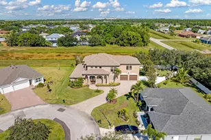 5811 NW Blue Bonnet Ct, Port Saint Lucie, FL 34986 - Photo 2