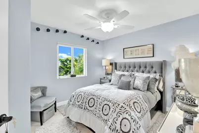 528 Bayfront Drive, Boynton Beach, FL 33435 - Photo 10