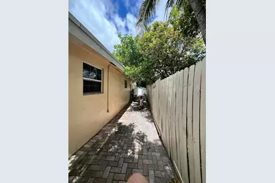 4730 NE 2nd Avenue NE, Deerfield Beach, FL 33064 - Photo 8