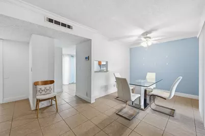 301 Lakewood Drive #8a, Jupiter, FL 33458 - Photo 2