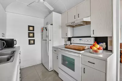 4024 Guildford E #4024, Boca Raton, FL 33434 - Photo 8