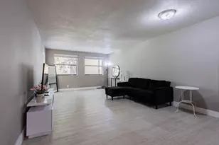 8100 Geneva Ct, Doral, FL 33166 - Photo 4