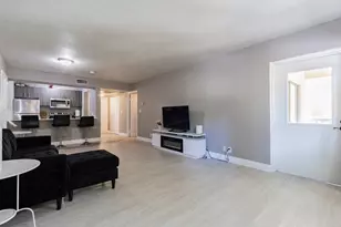8100 Geneva Ct, Doral, FL 33166 - Photo 6