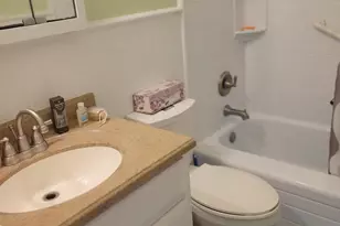 1015 SW 11th Ave, Hallandale Beach, FL 33009 - Photo 6
