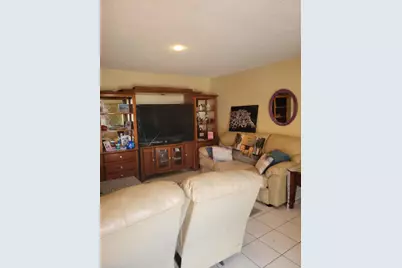 1015 SW 11th Avenue #12k, Hallandale Beach, FL 33009 - Photo 4