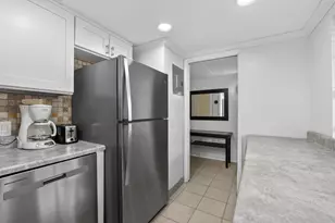 3150 N Palm Aire Dr, Pompano Beach, FL 33069 - Photo 6