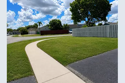 11100 NW 25th Court, Sunrise, FL 33322 - Photo 4