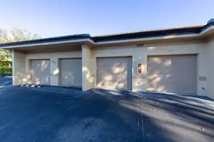 2100 Greenview Shores Blvd, Wellington, FL 33414 - Photo 18