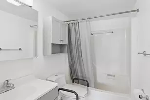 180 Lake Frances Dr, West Palm Beach, FL 33411 - Photo 18