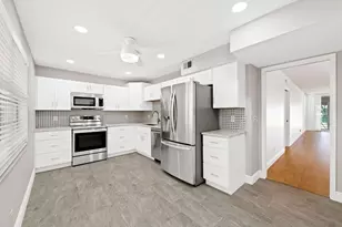 800 Cypress Grove Dr, Pompano Beach, FL 33069 - Photo 2