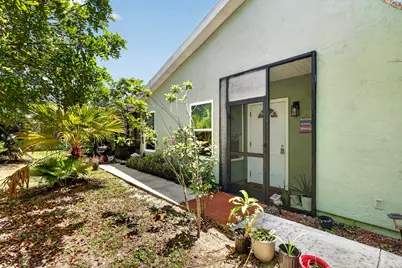1434 SE Larkwood Circle, Port Saint Lucie, FL 34952 - Photo 4