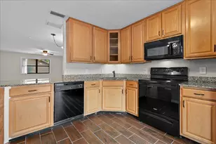 325 Pennington Ct, Royal Palm Beach, FL 33411 - Photo 4