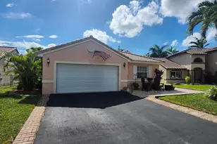 120 NW 189th Ave NW, Pembroke Pines, FL 33029 - Photo 2