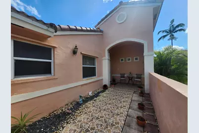 120 NW 189th Avenue NW, Pembroke Pines, FL 33029 - Photo 6