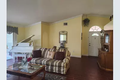 120 NW 189th Avenue NW, Pembroke Pines, FL 33029 - Photo 8