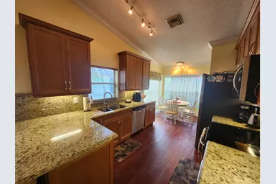 120 NW 189th Avenue NW, Pembroke Pines, FL 33029 - Photo 10