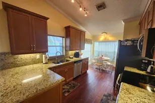 120 NW 189th Ave NW, Pembroke Pines, FL 33029 - Photo 10