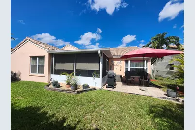 120 NW 189th Avenue NW, Pembroke Pines, FL 33029 - Photo 2