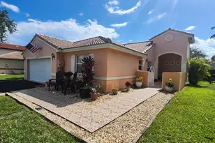 120 NW 189th Ave NW, Pembroke Pines, FL 33029 - Photo 1