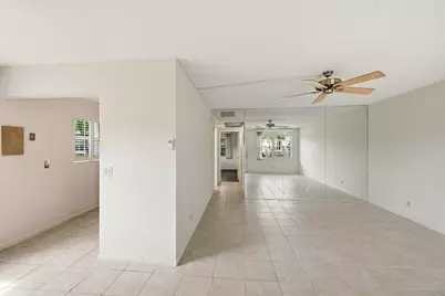 132 Cambridge F, West Palm Beach, FL 33417 - Photo 4