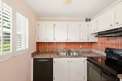 132 Cambridge F, West Palm Beach, FL 33417 - Photo 10