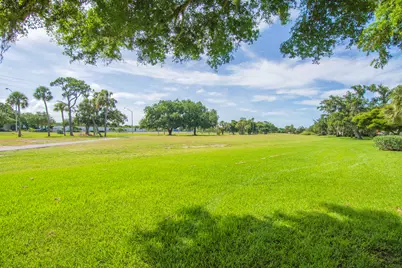 16 Vista Palm Lane #106, Vero Beach, FL 32962 - Photo 4