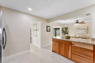 4550 NE 2nd Ave, Oakland Park, FL 33334 - Photo 14