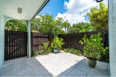 22300 Pineapple Walk Drive, Boca Raton, FL 33433 - Photo 6