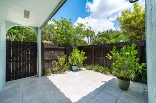 22300 Pineapple Walk Dr, Boca Raton, FL 33433 - Photo 6