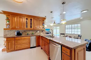 851 E Plantation Cir, Plantation, FL 33324 - Photo 2