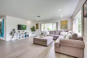 124 SW 2nd Ave, Hallandale Beach, FL 33009 - Photo 4