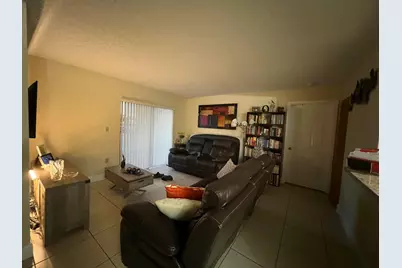 351 Palm Way #201, Pembroke Pines, FL 33025 - Photo 24