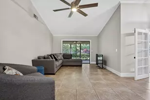 11837 Donlin Dr, Wellington, FL 33414 - Photo 10
