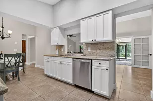 11837 Donlin Dr, Wellington, FL 33414 - Photo 16