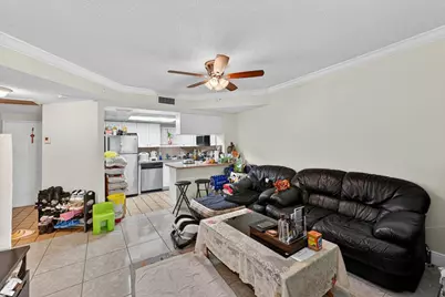 8290 Lake Drive #305, Doral, FL 33166 - Photo 4