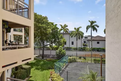8290 Lake Drive #305, Doral, FL 33166 - Photo 12